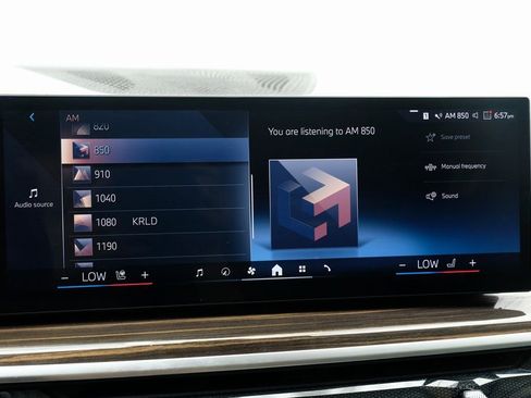 Used 2024 BMW X7 xDrive40i w/ Premium Package image 22