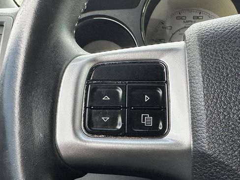 Used 2013 Dodge Challenger SXT image 11