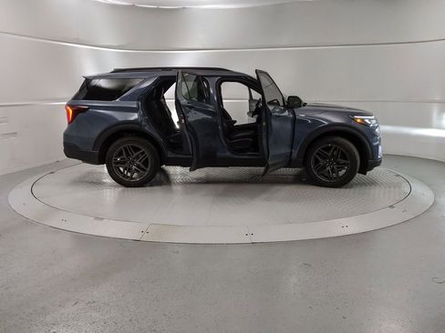 New 2025 Ford Explorer ST-Line w/ ST-Line Street Pack image 8