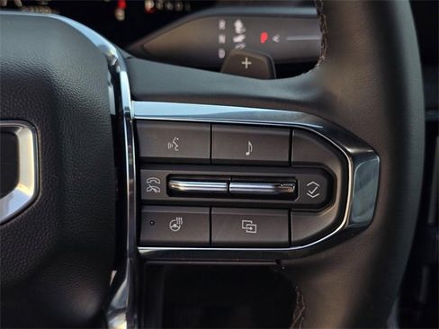 Used 2025 GMC Yukon Denali image 15