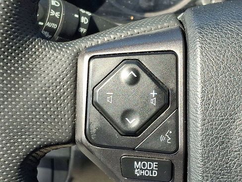 Used 2023 Toyota Tacoma TRD Off-Road image 23