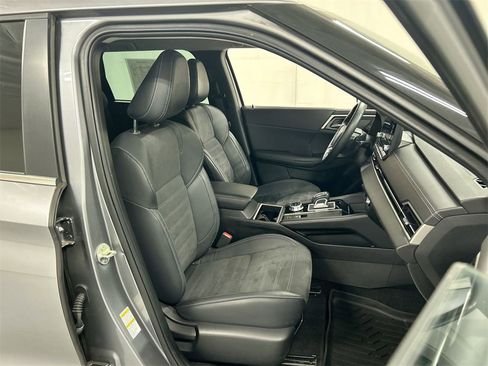 Used 2023 Mitsubishi Outlander SE image 24