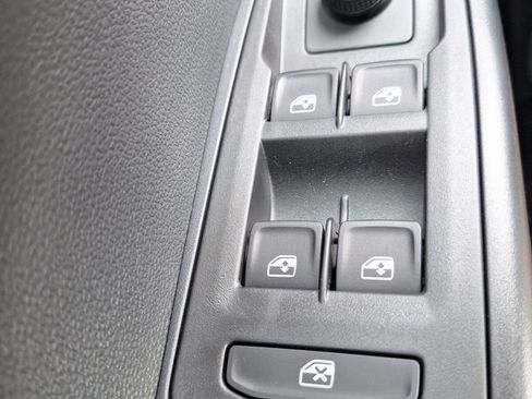 New 2026 Volkswagen Taos S FWD image 19