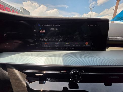 Certified 2025 Nissan Murano SL w/ Cargo Package AWD/4WD image 28