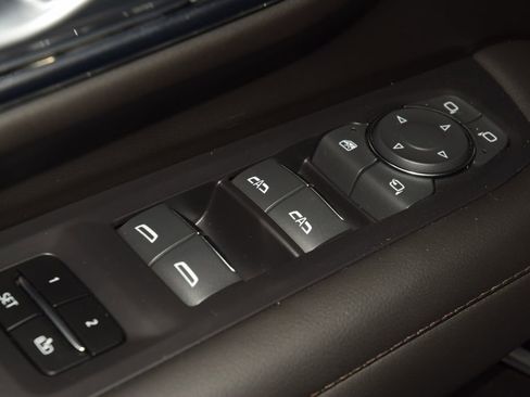 Used 2024 Chevrolet Suburban High Country w/ Advanced Technology Package image 49