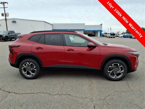 New 2026 Chevrolet Trax LT w/ Driver Confidence Package image 6