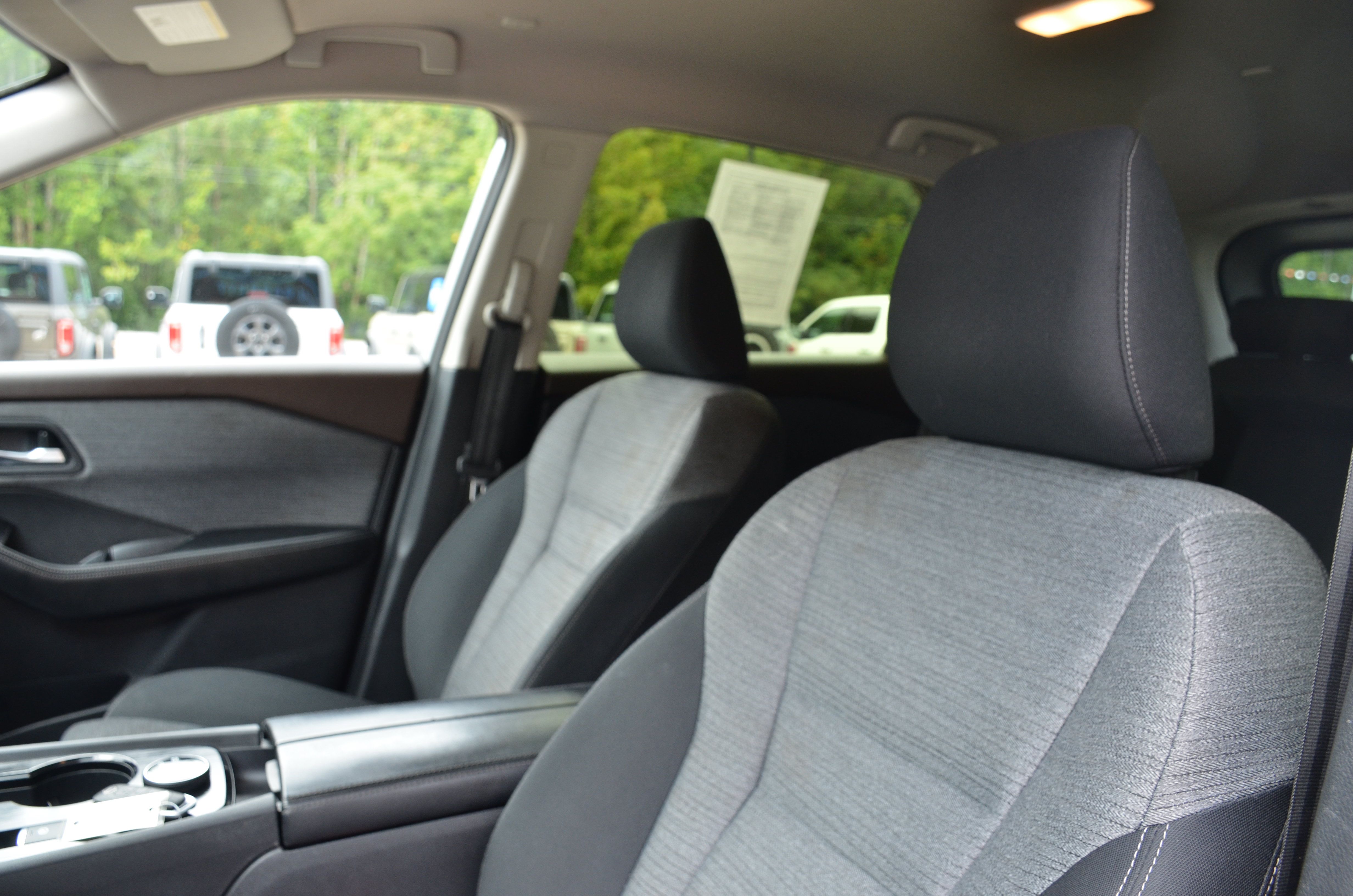 Used 2023 Nissan Rogue SV AWD/4WD image 27