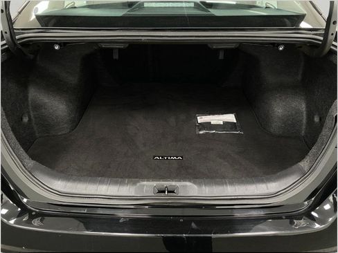 Certified 2025 Nissan Altima 2.5 SV FWD image 5