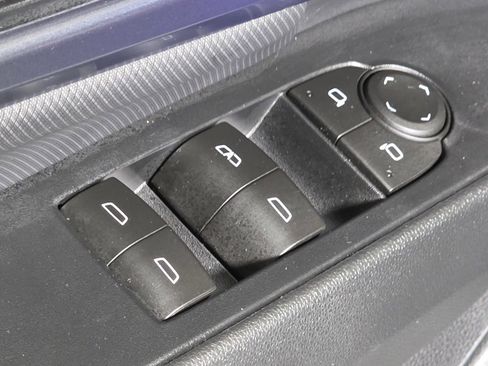 Used 2026 Chevrolet Equinox EV LT w/ Convenience Package II FWD image 21
