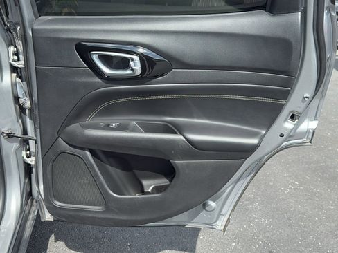 Used 2022 Jeep Compass Latitude FWD image 24