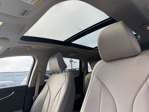 Used 2022 Lincoln Nautilus Reserve w/ Equipment Group 201A image 15