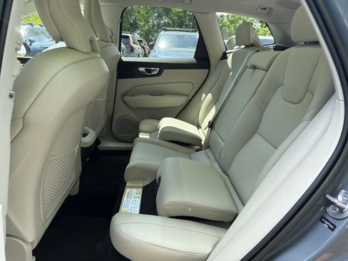 Certified 2023 Volvo XC60 B5 Plus w/ Climate Package FWD image 32