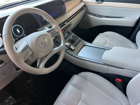 Used 2024 Hyundai Palisade Limited FWD image 12