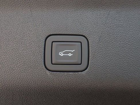 New 2026 GMC Yukon XL Elevation w/ Elevation Premium Package AWD/4WD image 17