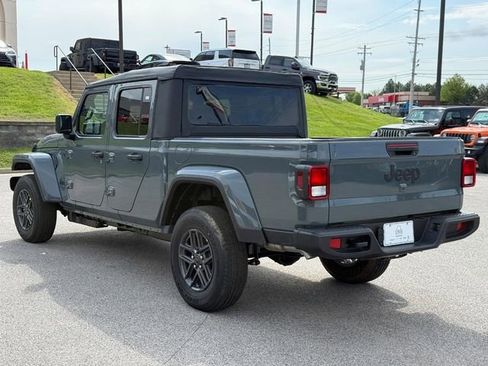 New 2026 Jeep Gladiator Sport image 7