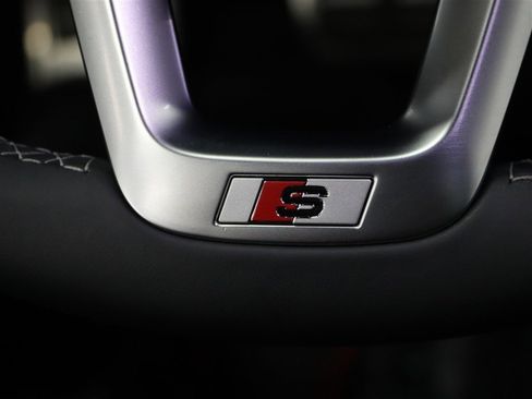 Used 2023 Audi SQ5 Prestige w/ Prestige Package image 27