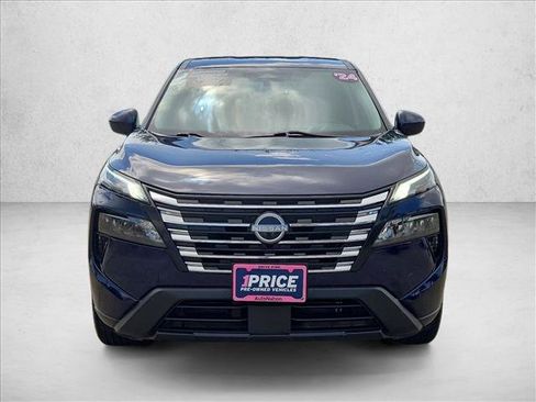Used 2024 Nissan Rogue SV FWD image 2