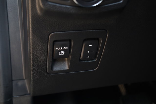 Used 2021 Ford Expedition Limited AWD/4WD image 12