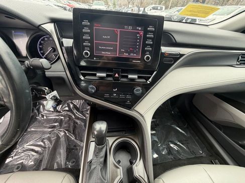 Used 2021 Toyota Camry SE image 18