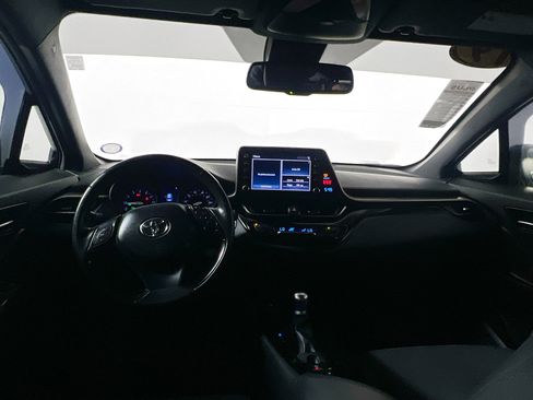 Used 2019 Toyota C-HR XLE image 29