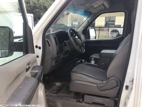 Used 2021 Nissan NV 2500 SV w/ Navigation Package RWD image 7
