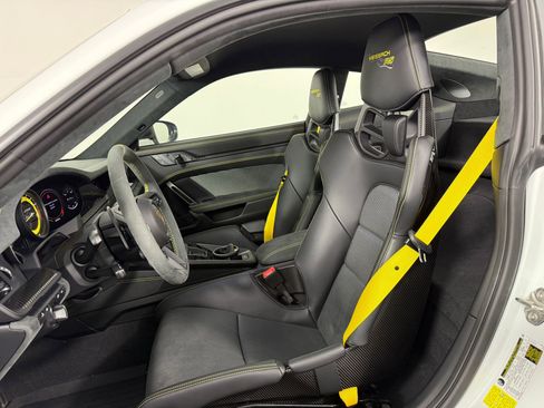 Used 2025 Porsche 911 GT3 RS image 5