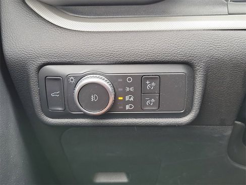 Used 2022 Ford Explorer XLT w/ Equipment Group 202A image 21