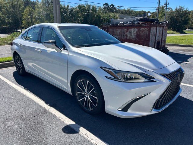 Used 2023 Lexus ES 300h w/ Premium Package FWD image 2