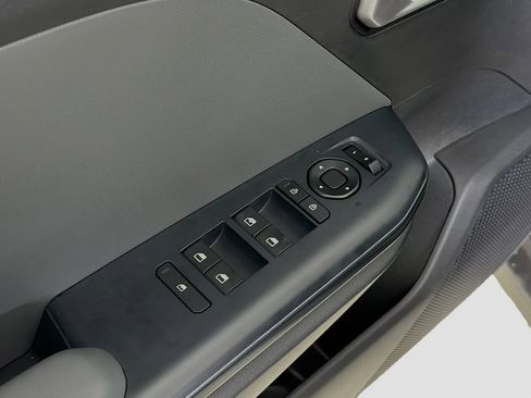 Used 2025 Kia K4 LX image 20