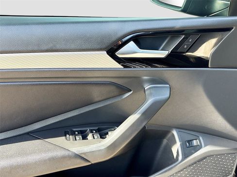 Used 2019 Volkswagen Jetta R-Line w/ R-Line Cold Weather Package image 18