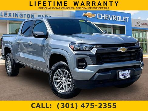 Used 2024 Chevrolet Colorado LT AWD/4WD image 1