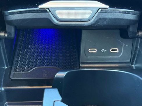 Used 2025 Mercedes-Benz C 300 Sedan image 8