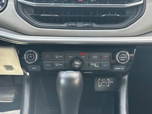Used 2025 Jeep Compass Limited AWD/4WD image 22