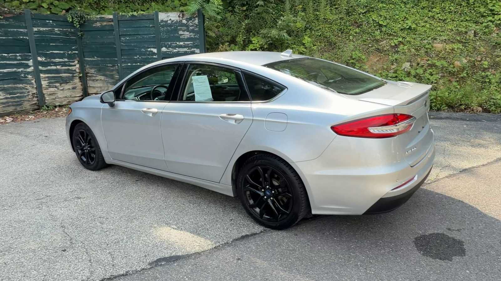 Used 2019 Ford Fusion SE w/ Equipment Group 151A FWD image 6