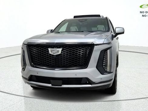 Used 2026 Cadillac Escalade Platinum Sport w/ LPO, ONYX Package AWD/4WD image 3