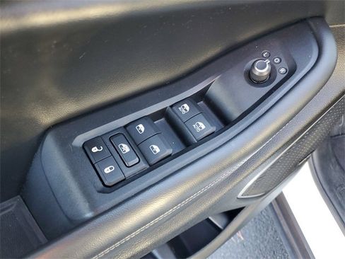 Used 2022 Jeep Grand Cherokee L Limited image 21