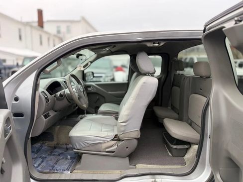 Used 2016 Nissan Frontier S image 10
