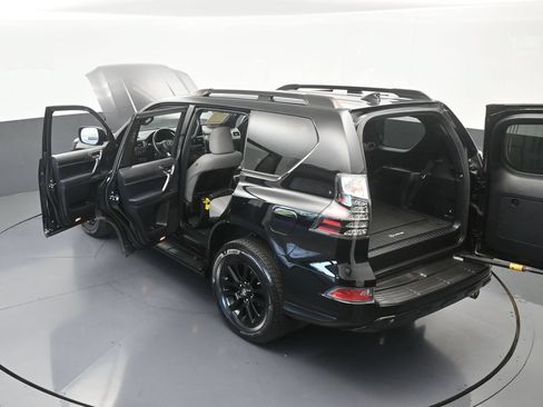Used 2023 Lexus GX 460 w/ Black Line Special Edition AWD/4WD image 68
