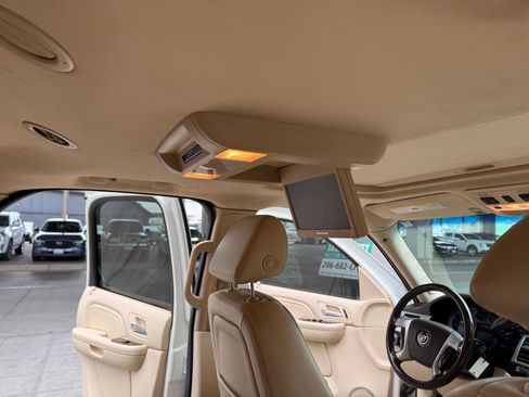 Used 2008 Cadillac Escalade AWD image 24