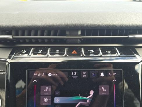 Used 2025 Jeep Grand Cherokee Laredo w/ Luxury Tech Group I AWD/4WD image 22