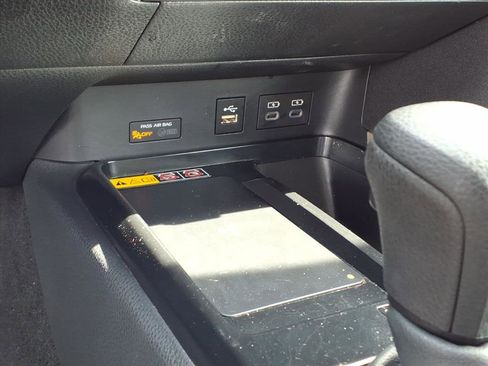 Used 2025 Toyota Camry LE image 18