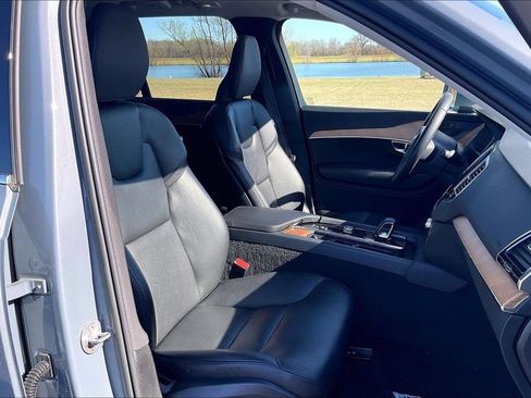Used 2023 Volvo XC90 B6 Plus AWD/4WD image 8