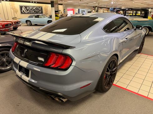 Used 2022 Ford Mustang Shelby GT500 w/ Technology Package RWD image 7