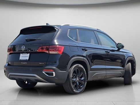 Used 2023 Volkswagen Taos SE w/ Panoramic Sunroof Package AWD/4WD image 23