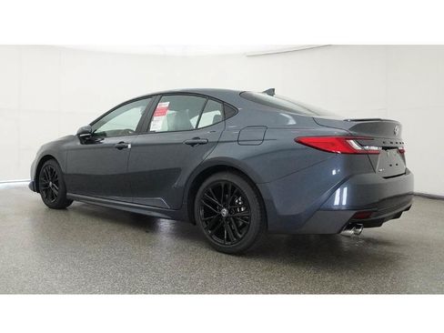 Used 2026 Toyota Camry SE FWD image 21