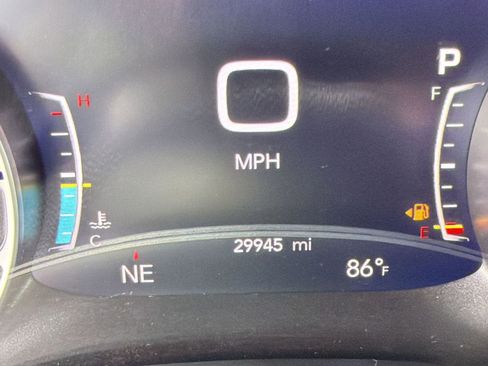 Used 2024 Chrysler Pacifica Touring-L FWD image 20