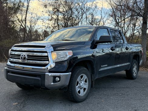 Used 2017 Toyota Tundra SR5 image 1