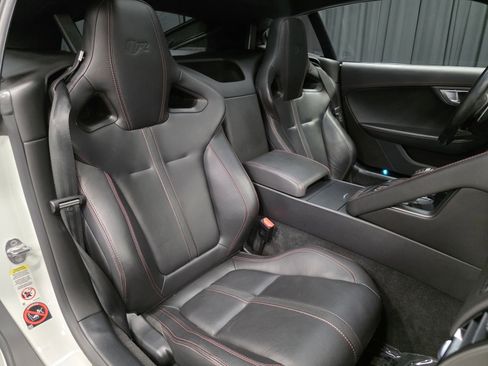 Used 2016 Jaguar F-TYPE R image 28