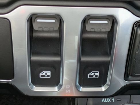 Used 2026 Jeep Wrangler Sport AWD/4WD image 22