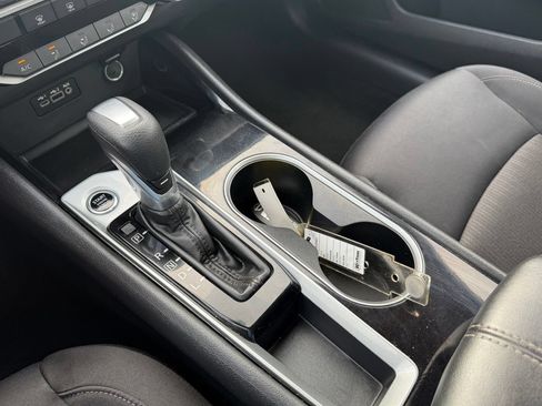 Certified 2024 Nissan Altima 2.5 SV FWD image 19